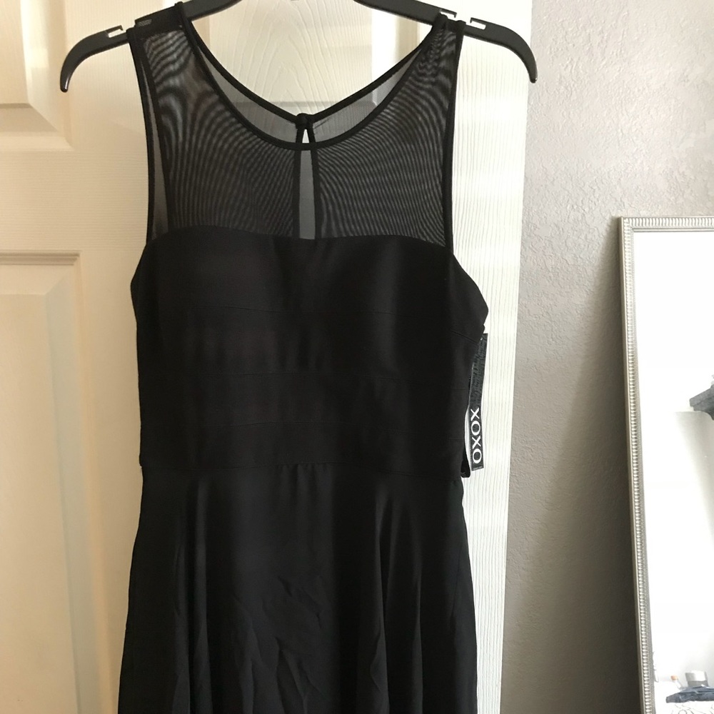 Dresses - Picture 6 of 6